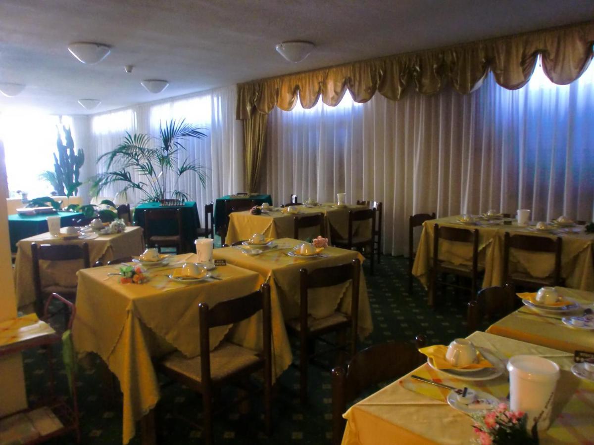 Hotel La Pergola Barga Exterior foto