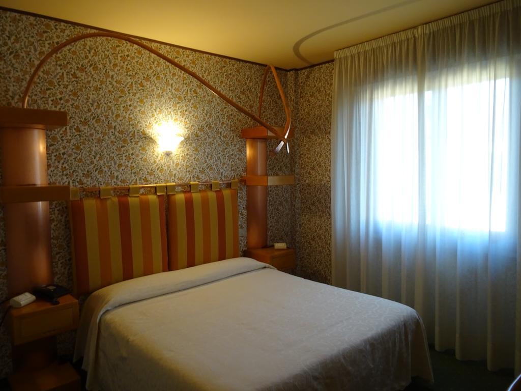 Hotel La Pergola Barga Exterior foto
