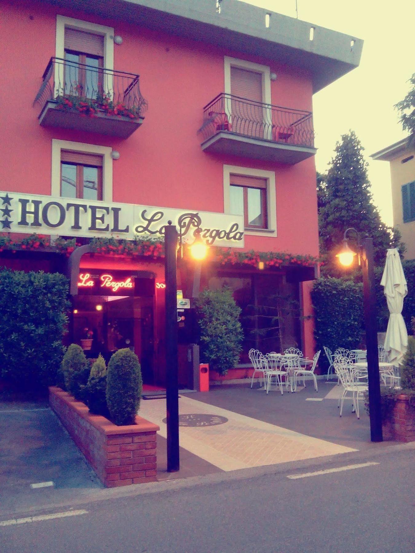 Hotel La Pergola Barga Exterior foto