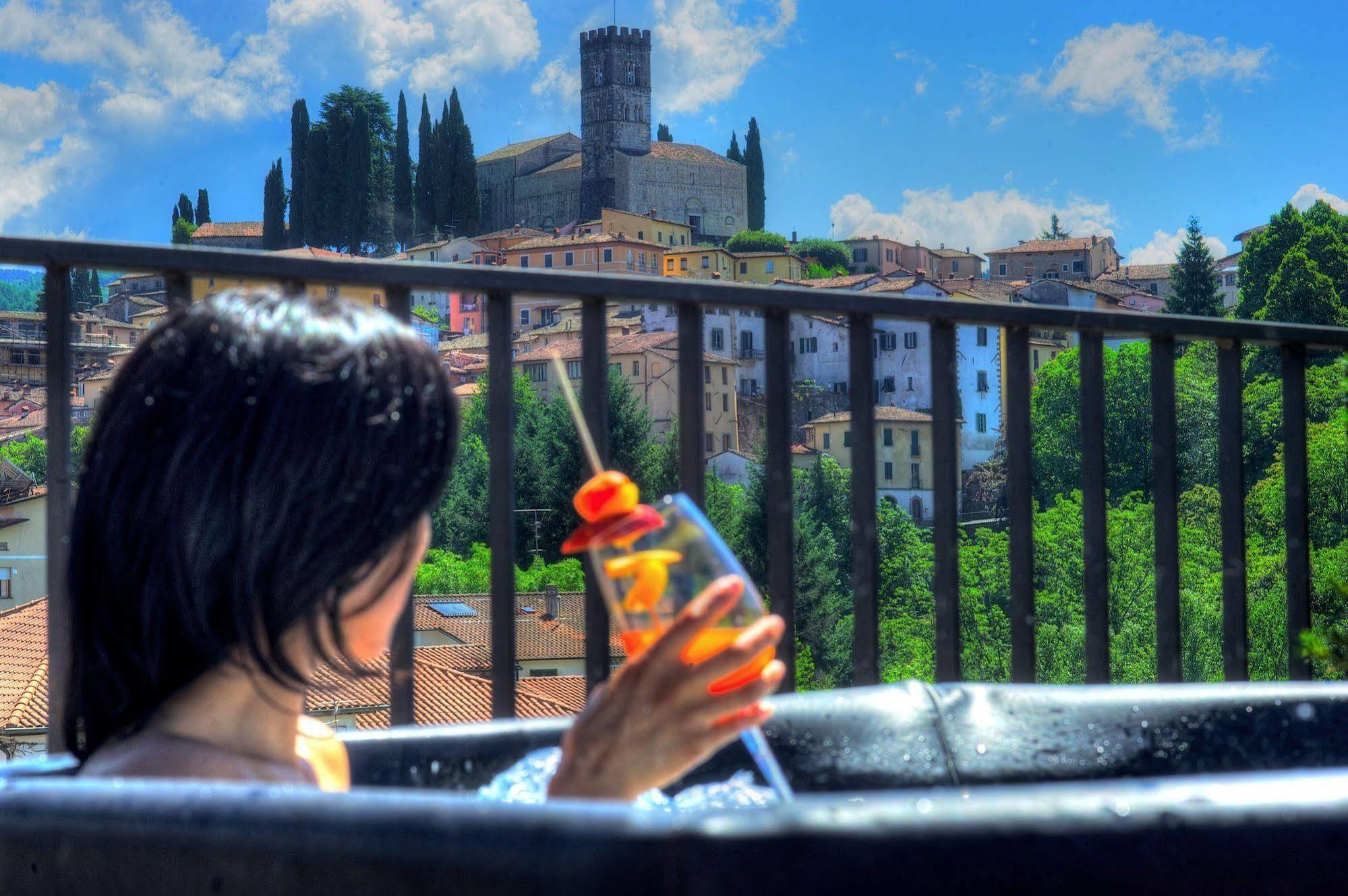 Hotel La Pergola Barga Exterior foto